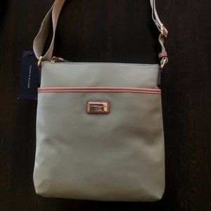 TOMMY HILFIGER OLIVE GREEN NYLON CROSSBODY